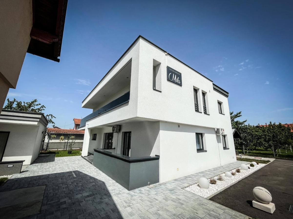 Apartmani Mila Laktasi Exterior photo