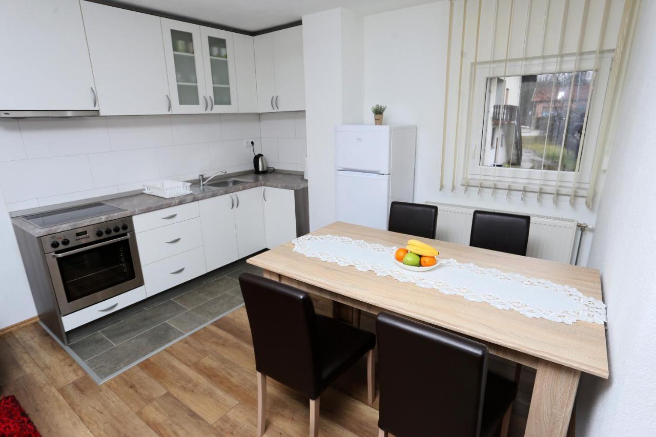 Apartmani Mila Laktasi Exterior photo